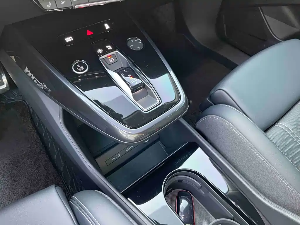 Audi Q4 e-tron — миниатюра 14
