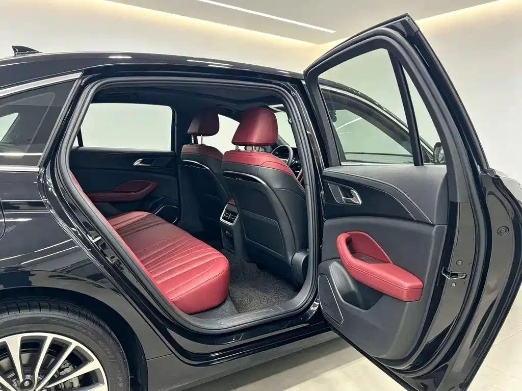 Hongqi Hongqi H5 — миниатюра 9