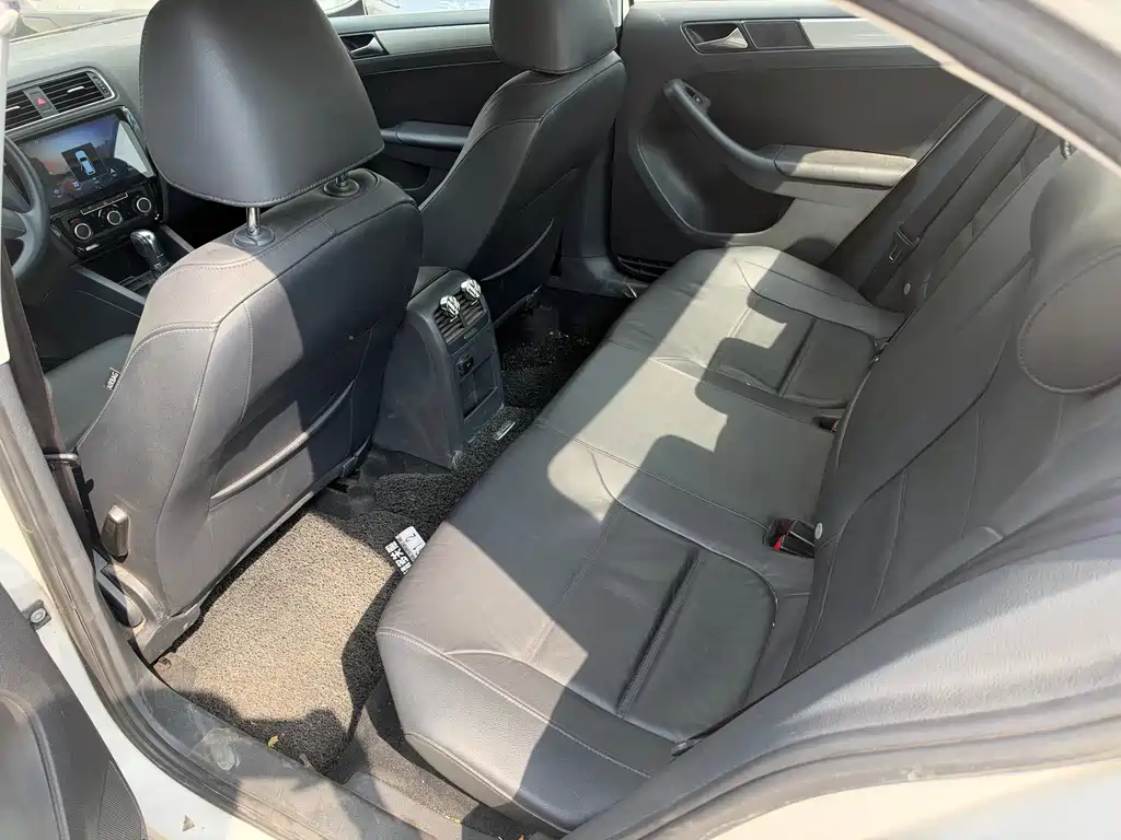 Volkswagen Sagitar — миниатюра 4