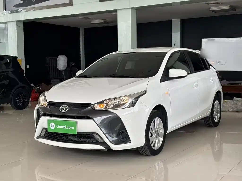 Toyota Yaris L — миниатюра 2