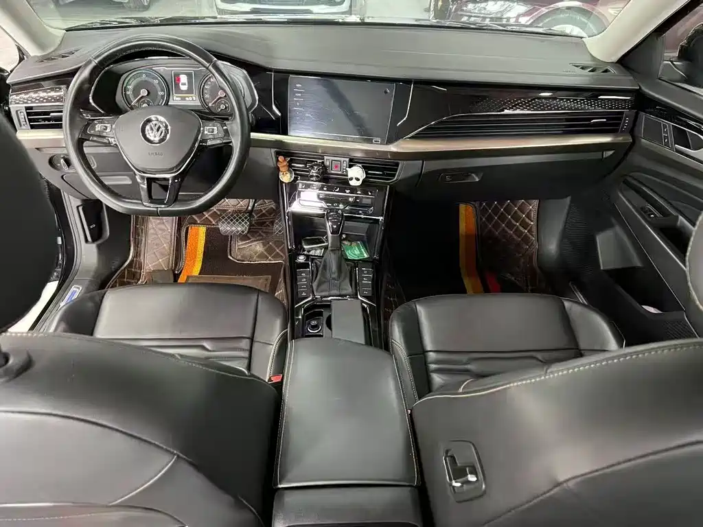 Volkswagen Passat PHEV — миниатюра 3
