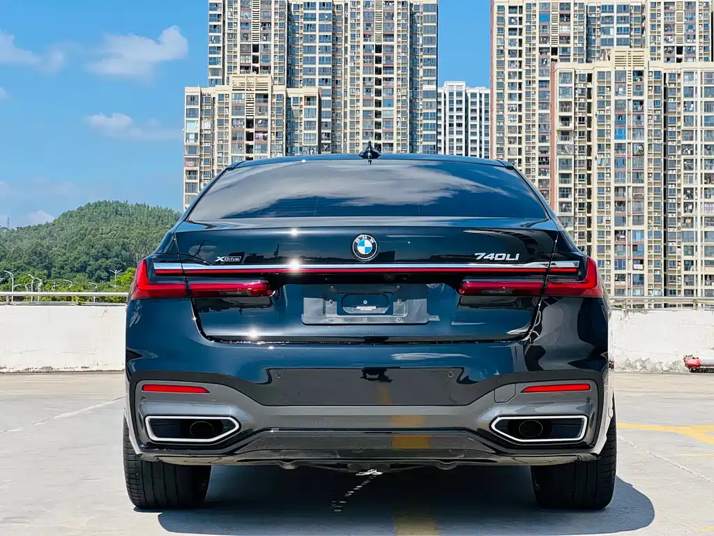 BMW 7 Series — миниатюра 15