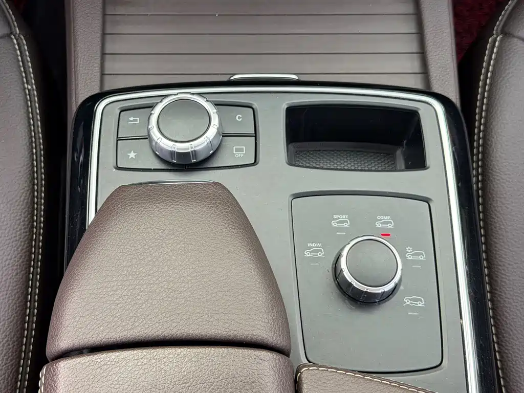 Mercedes-Benz GLE (Import) — миниатюра 12