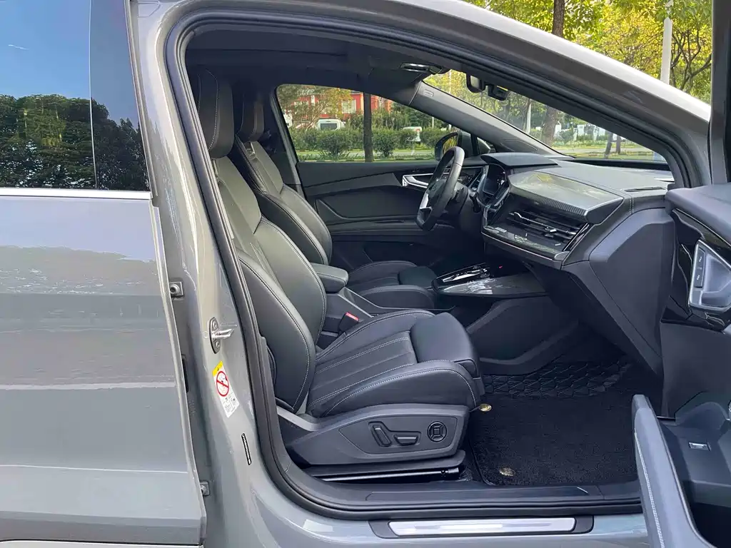 Audi Q4 e-tron — миниатюра 9