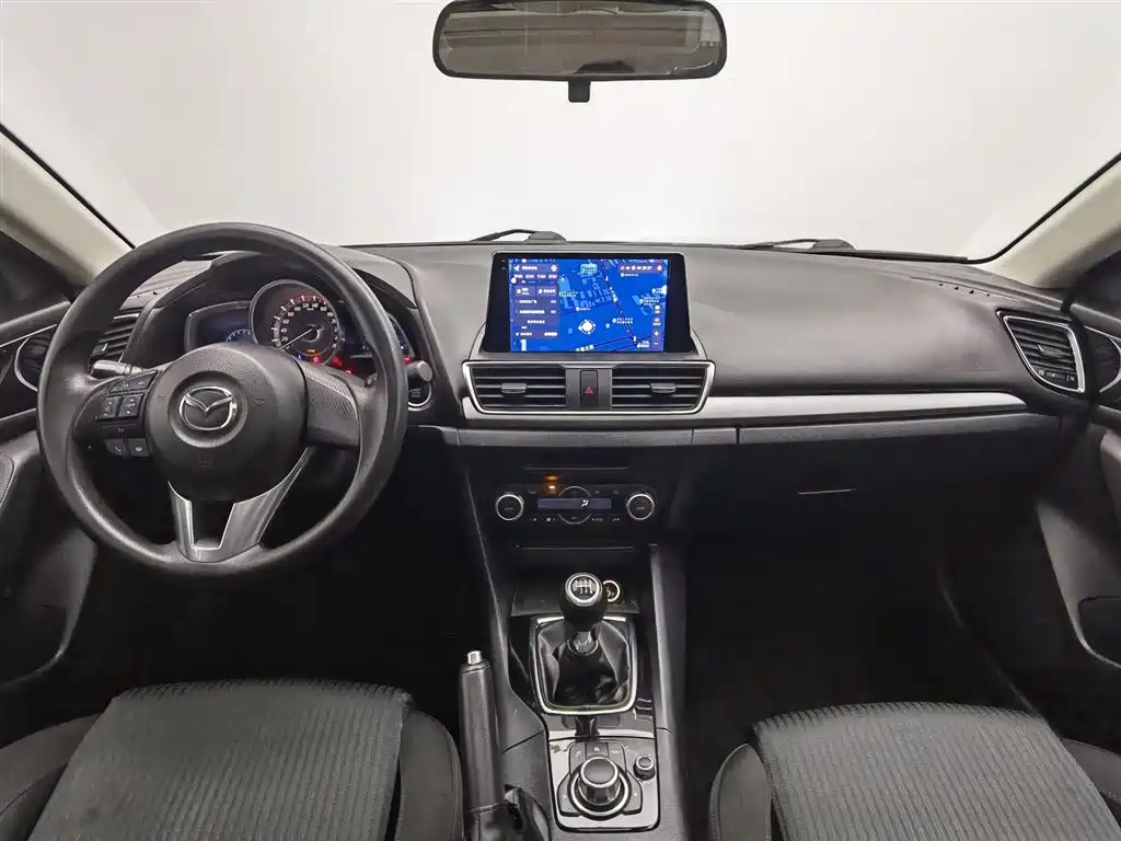 Mazda Mazda3 3 2016 1.5L MT Luxury