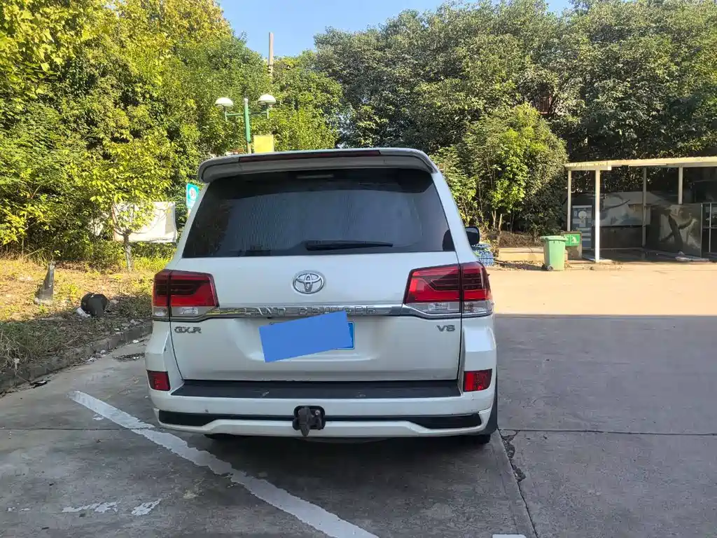 Toyota Land Cruiser — миниатюра 6