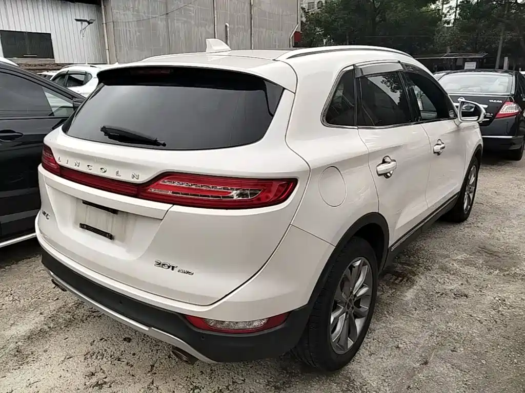 Lincoln MKC — миниатюра 7