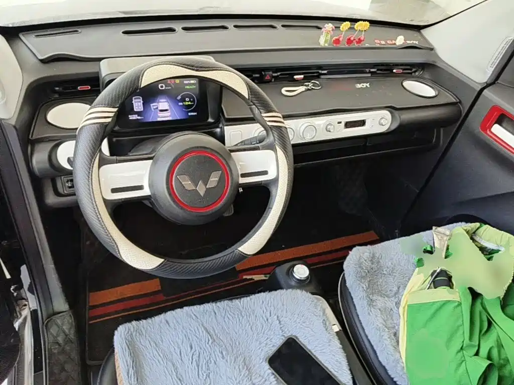 Wuling MINIEV — миниатюра 10