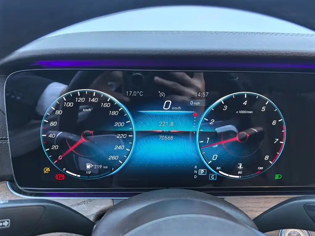 MERCEDES-BENZ E CLASS