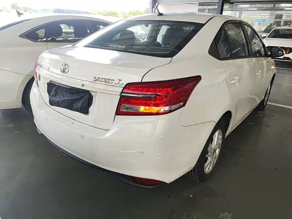 Toyota Yaris L — миниатюра 7
