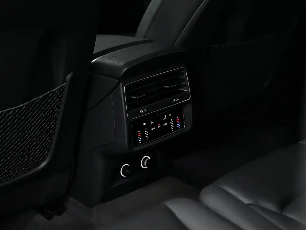 Audi Q7 — миниатюра 13