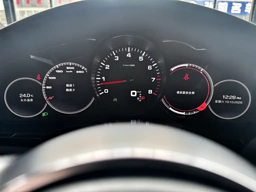 Porsche Cayenne — миниатюра 14