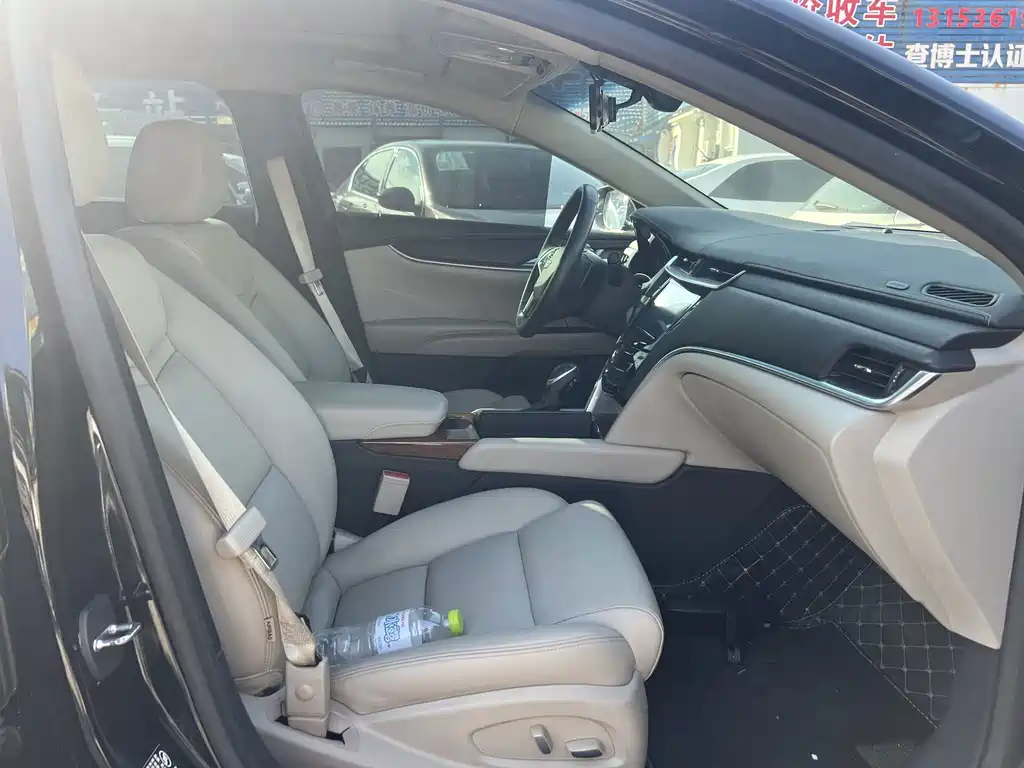 Cadillac XTS — миниатюра 8