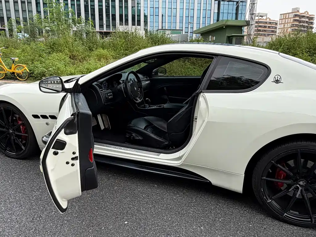 Maserati GranTurismo — миниатюра 15