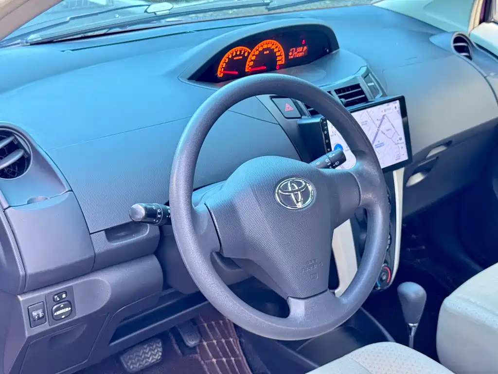 Toyota Yaris — миниатюра 11