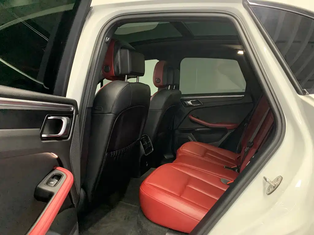 Porsche Macan — миниатюра 7