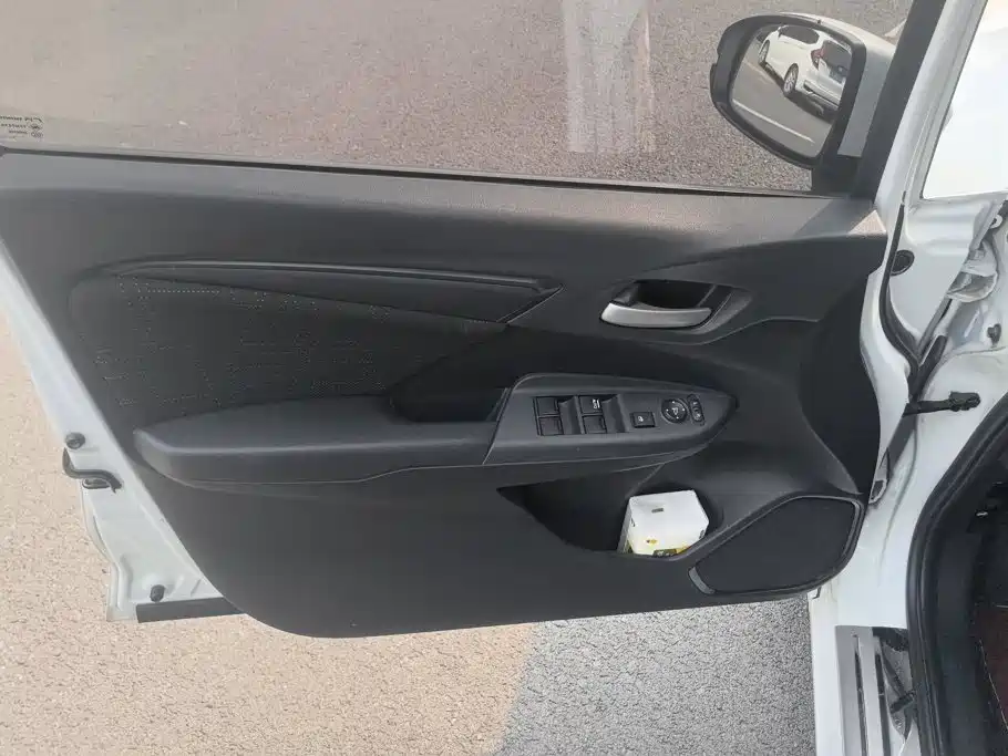 Honda Fit — миниатюра 6