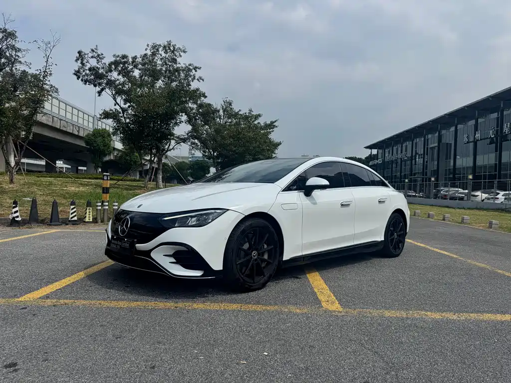 Mercedes-Benz EQE