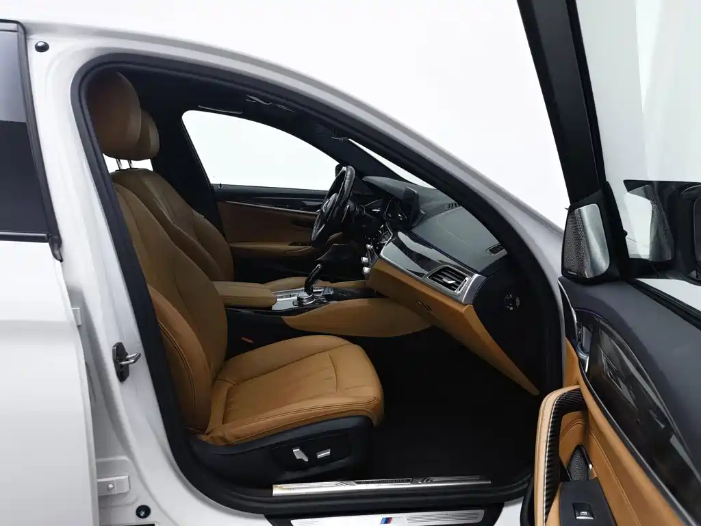 BMW 5 Series — миниатюра 23