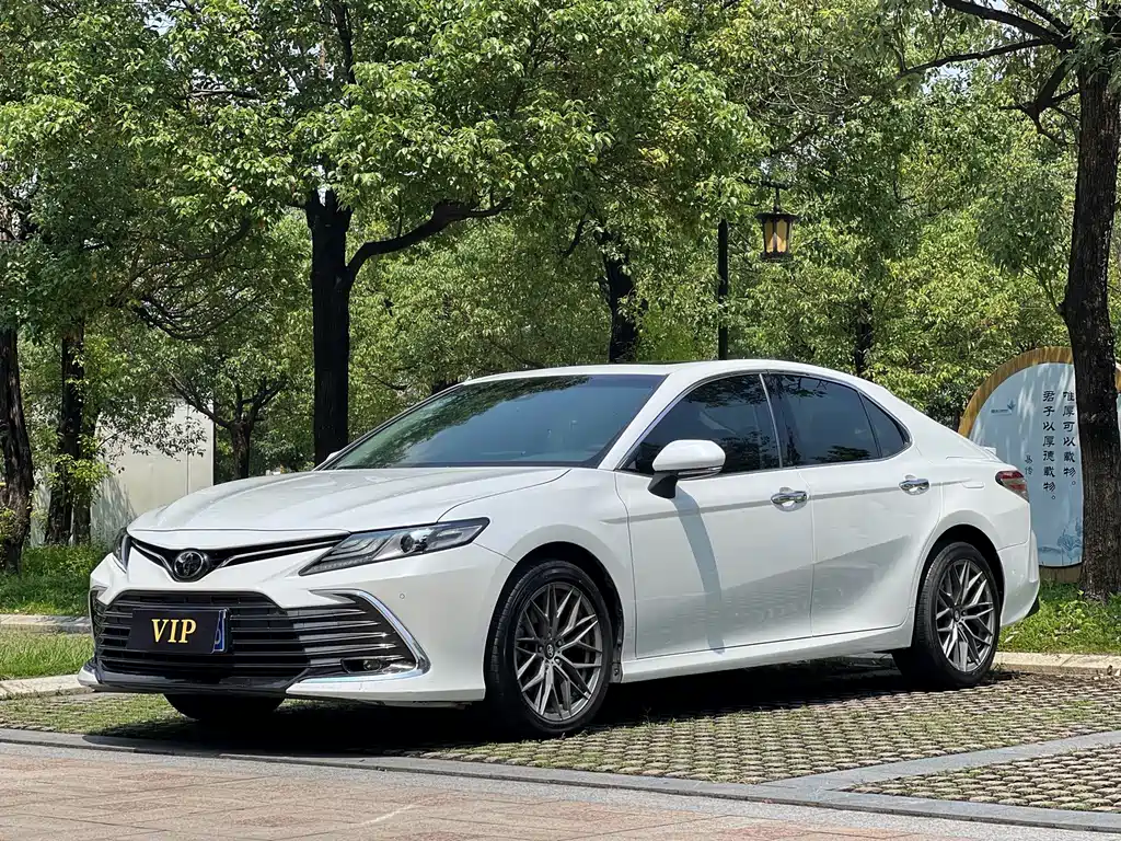 Toyota Camry — миниатюра 2