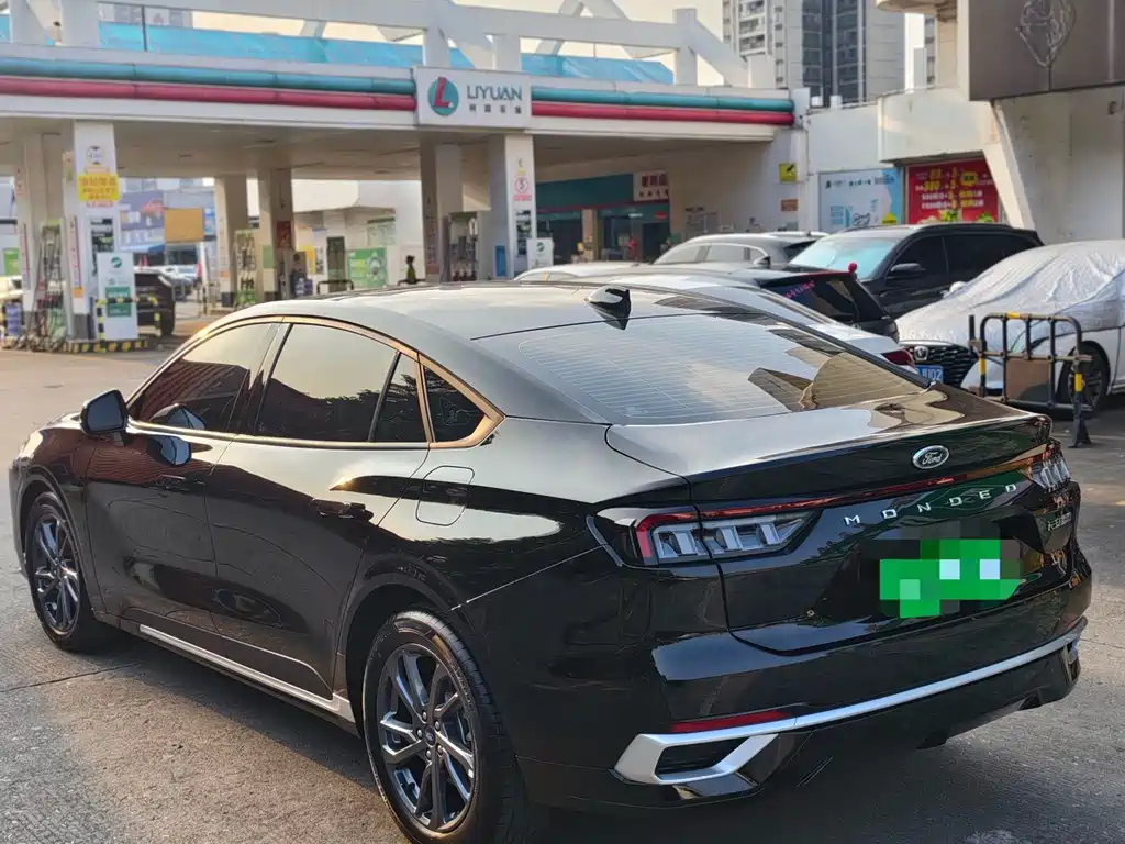 Ford Mondeo — миниатюра 6