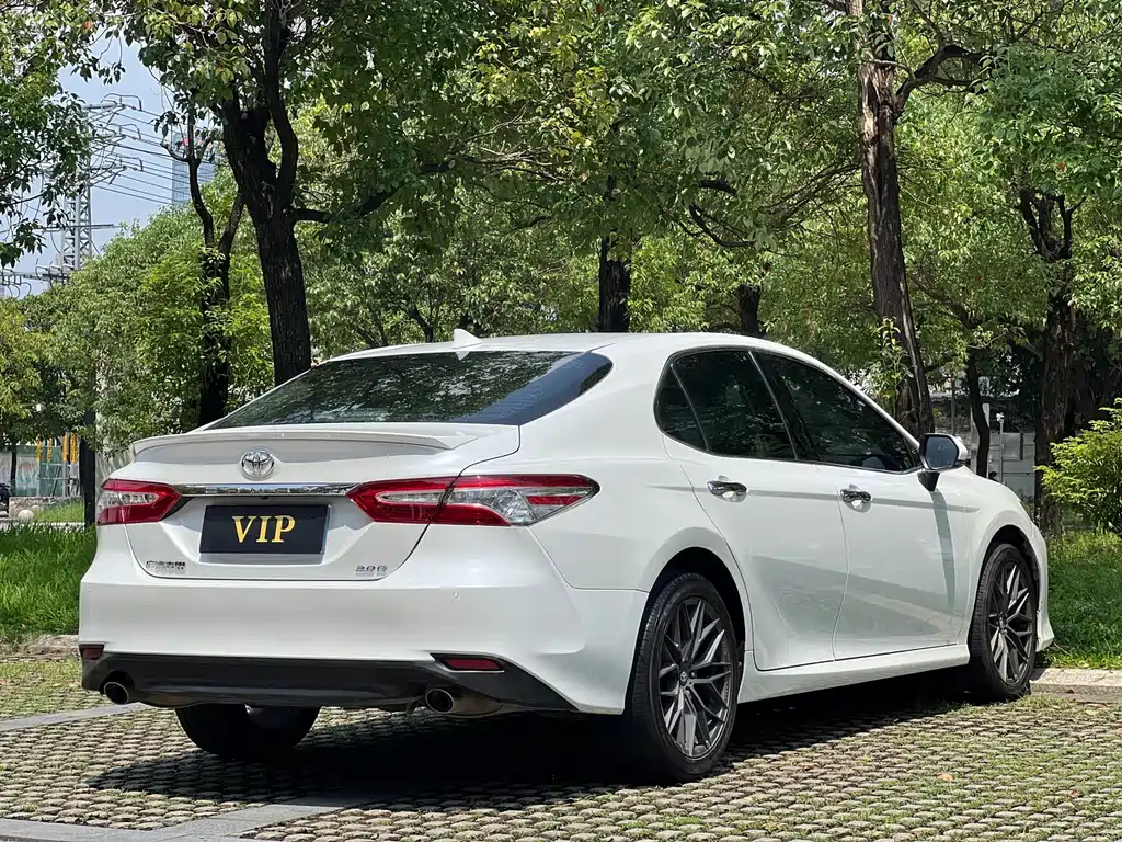 Toyota Camry — миниатюра 23