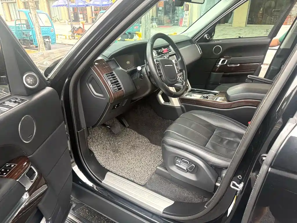 Land Rover Range Rover — миниатюра 2