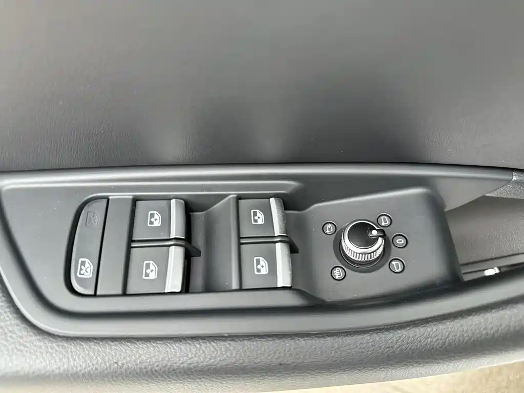 Audi A4L — миниатюра 21