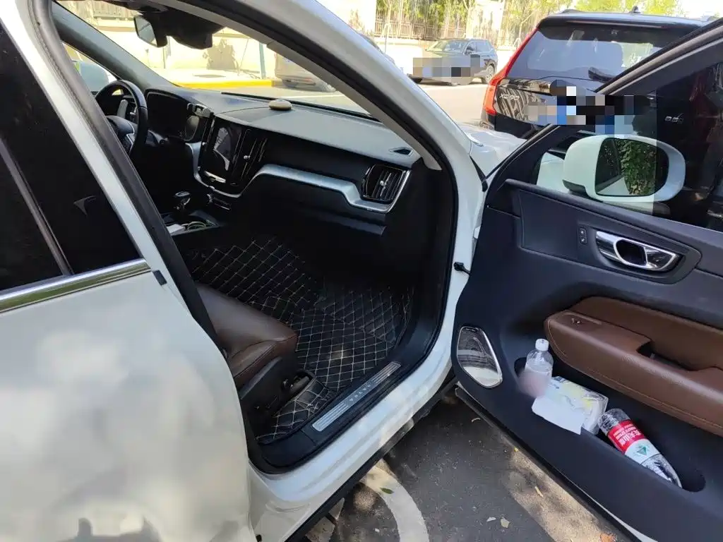 Volvo XC60 — миниатюра 18
