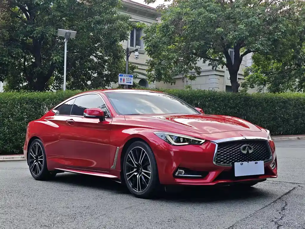 INFINITI  Q60