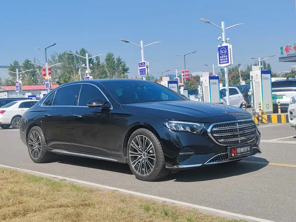 Mercedes-Benz E-Class — миниатюра 3