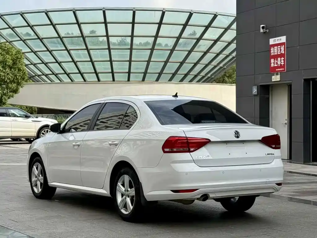 Volkswagen Lavida — миниатюра 7