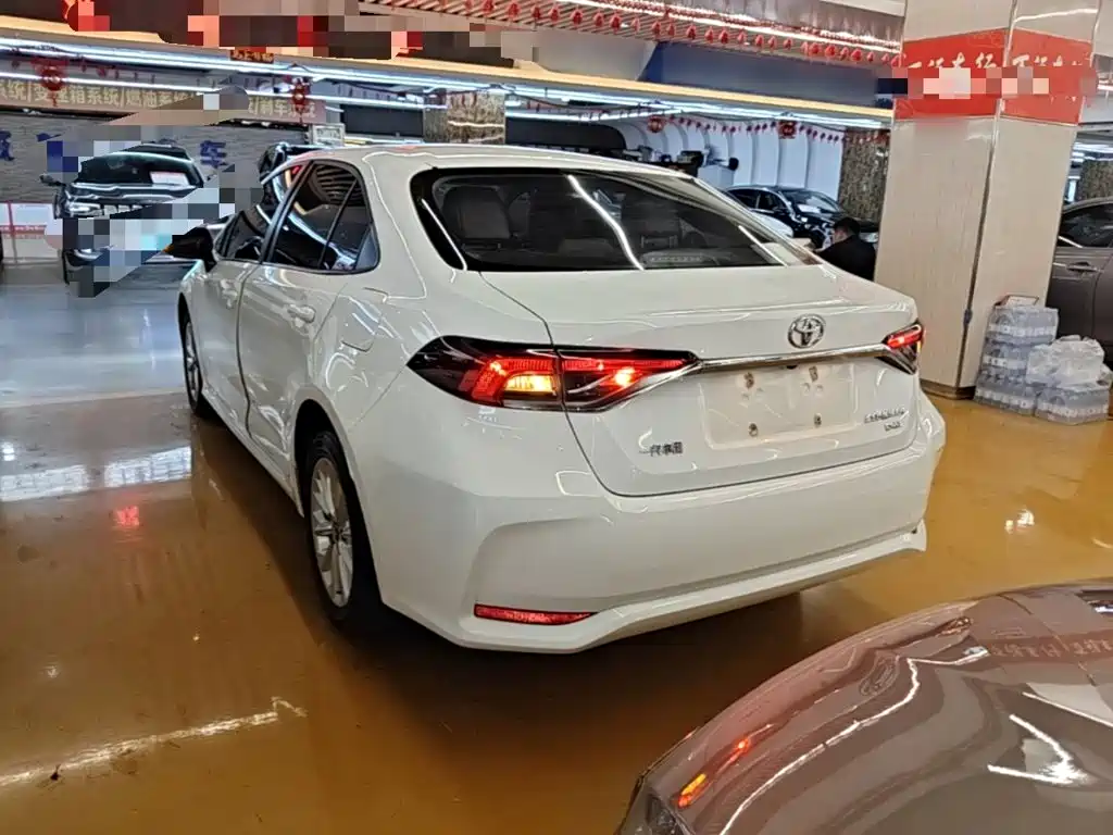 Toyota Corolla — миниатюра 5