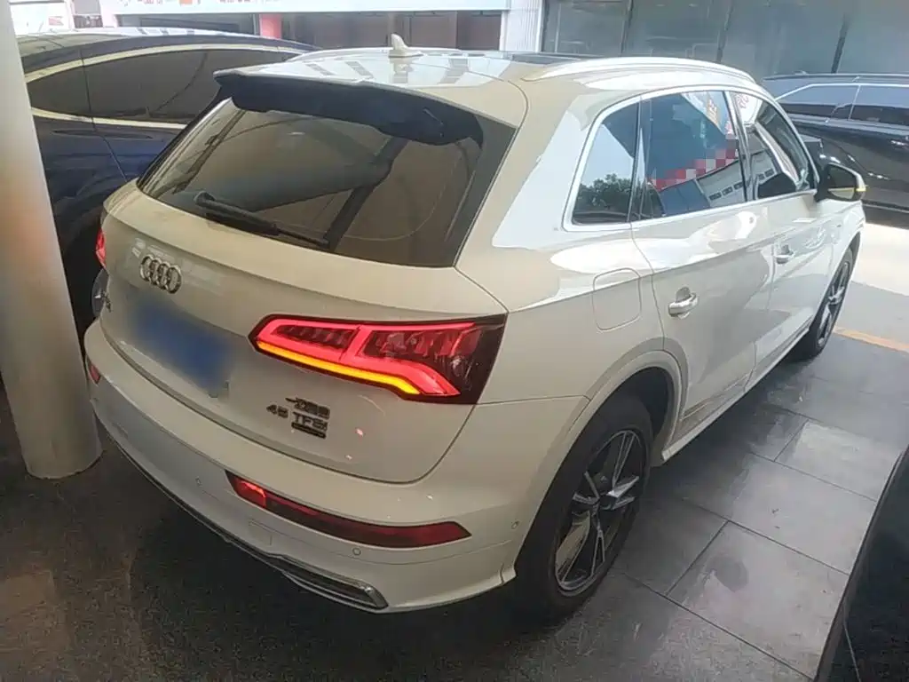 Audi Q5L — миниатюра 7
