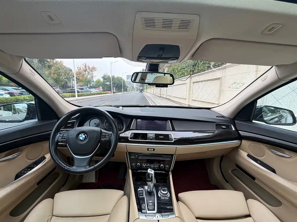 BMW 5 Series GT — миниатюра 8