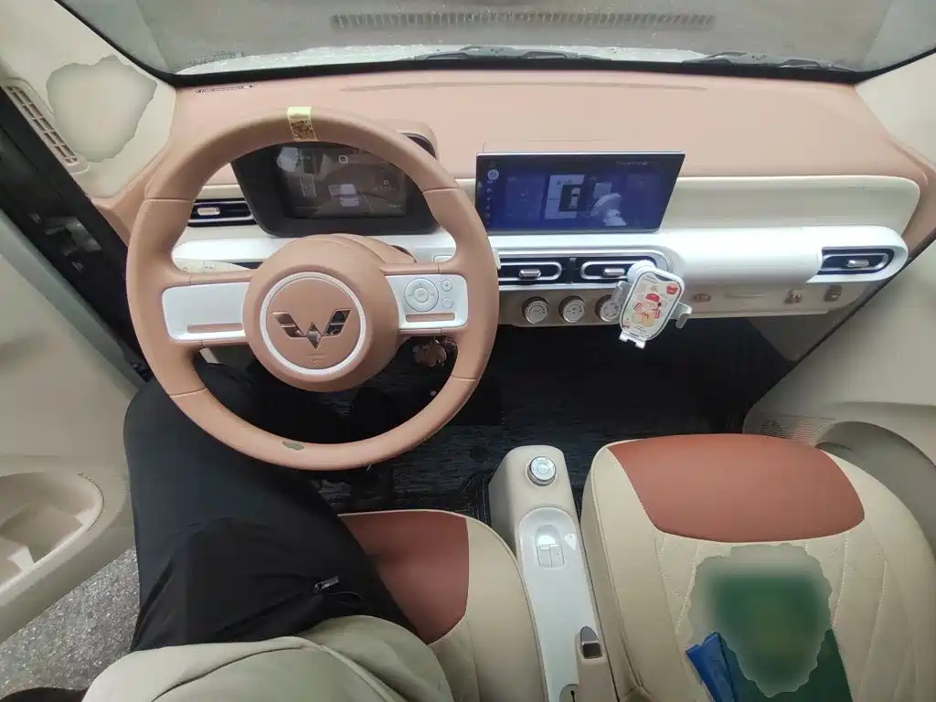 Wuling MINIEV — миниатюра 6