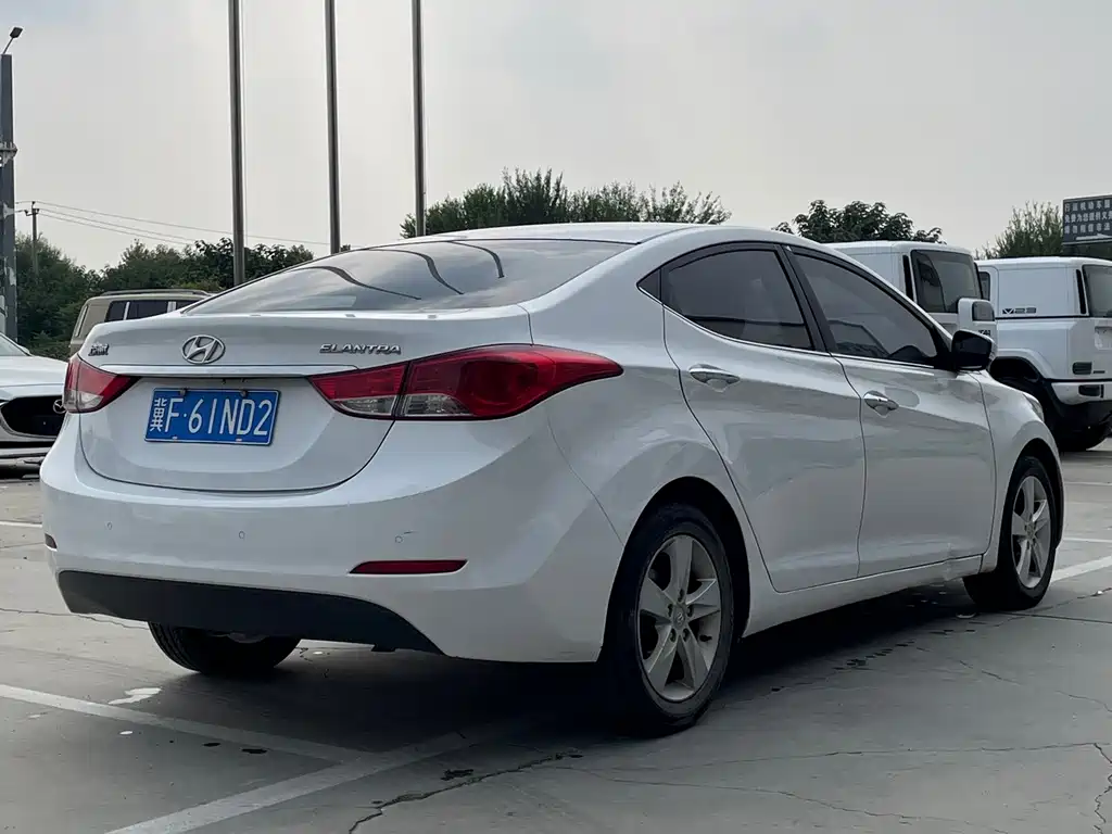 Hyundai Elantra Langdong — миниатюра 5