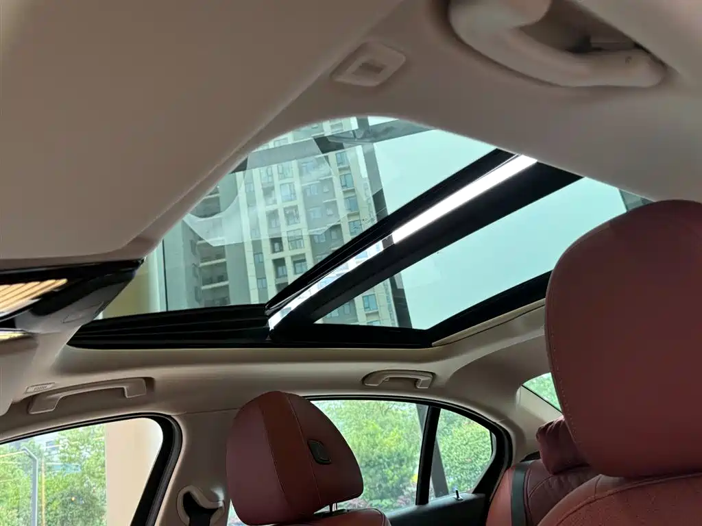 BMW 3 Series — миниатюра 10