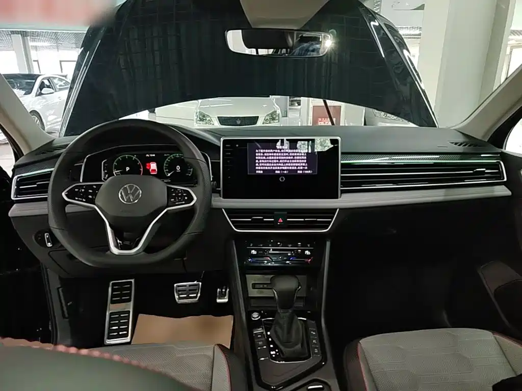 Volkswagen Tiguan L — миниатюра 10