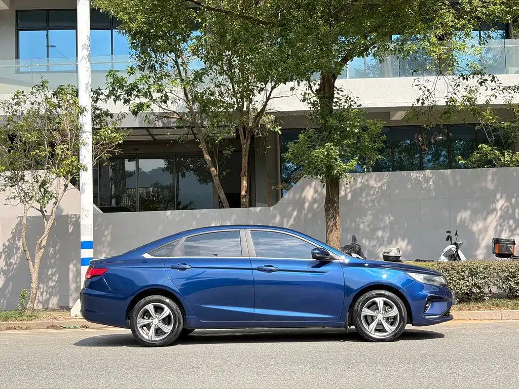 Geely Emgrand GL — миниатюра 5