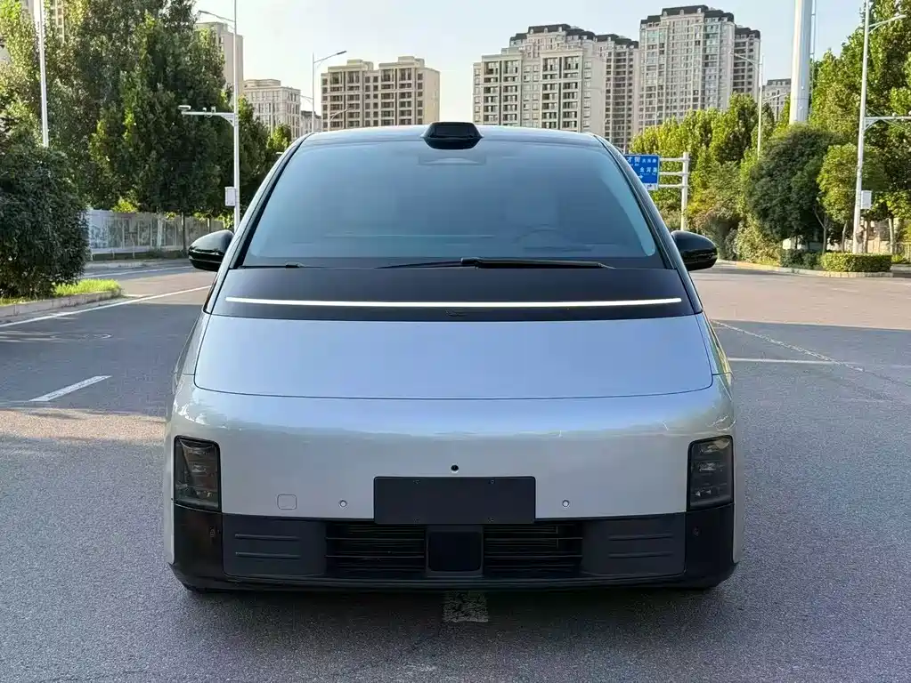 Li Auto Li MEGA — миниатюра 2