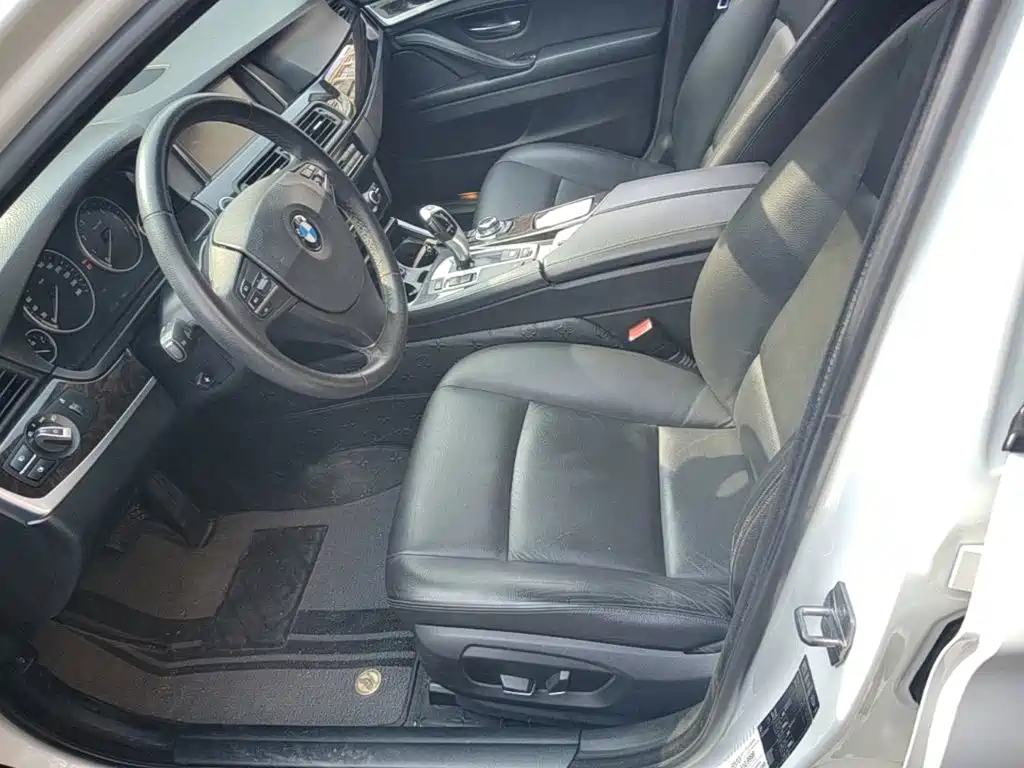 BMW 5 Series — миниатюра 15