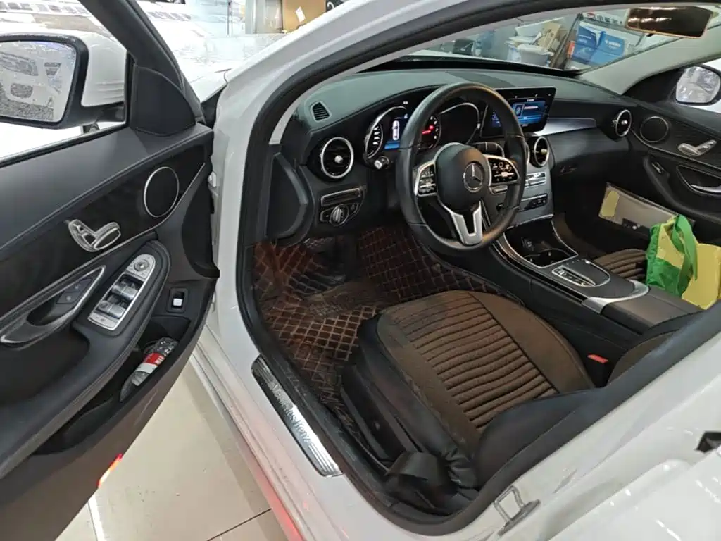 Mercedes-Benz C-Class — миниатюра 16