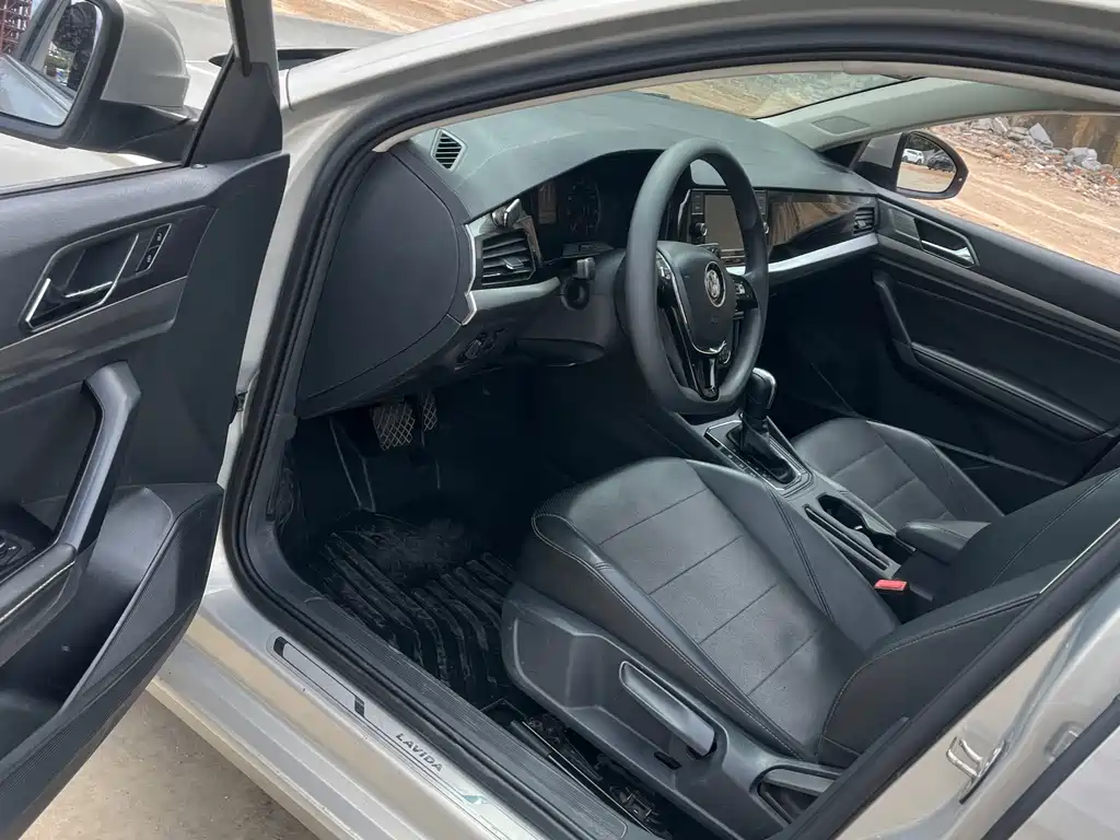 Volkswagen Lavida — миниатюра 7