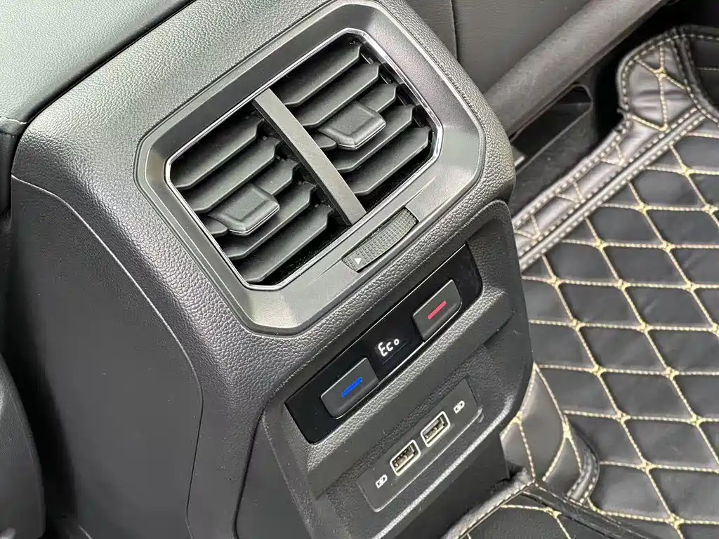 Volkswagen Tiguan L PHEV — миниатюра 13