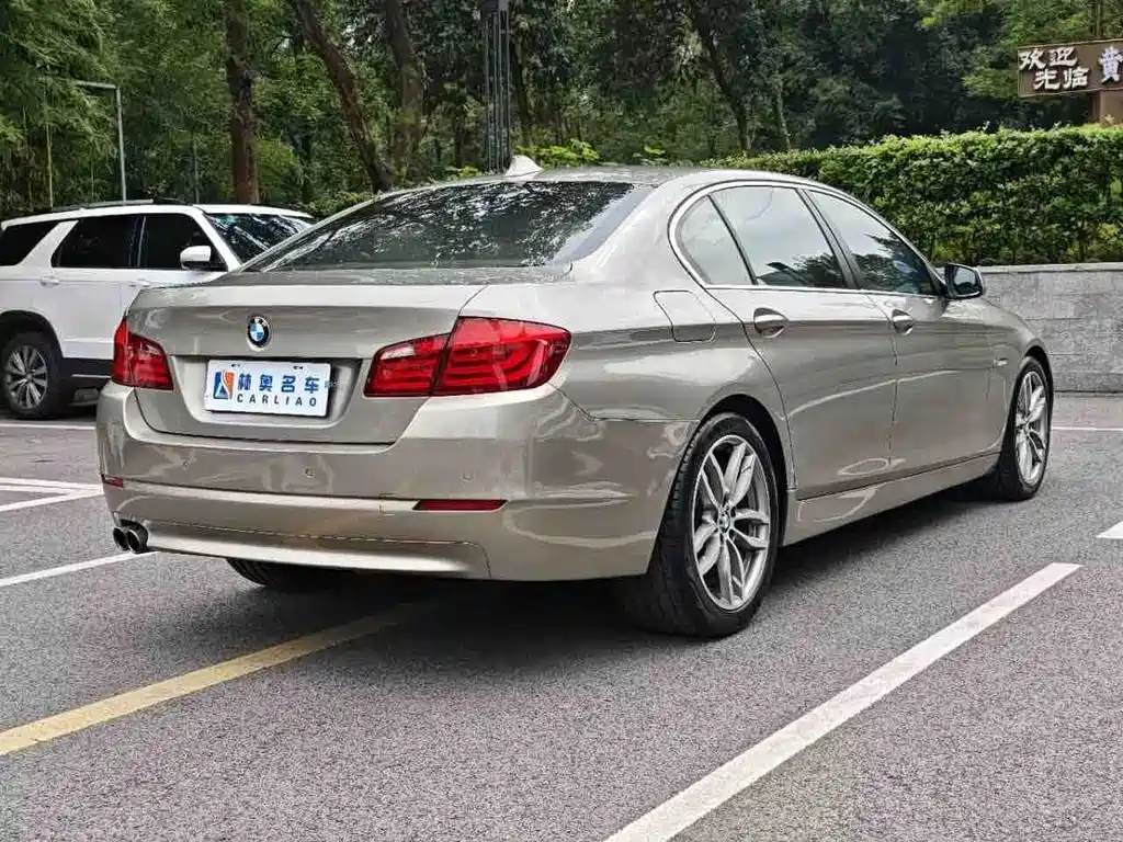 BMW 5 Series — миниатюра 7
