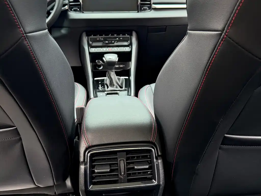 Skoda Karoq — миниатюра 13