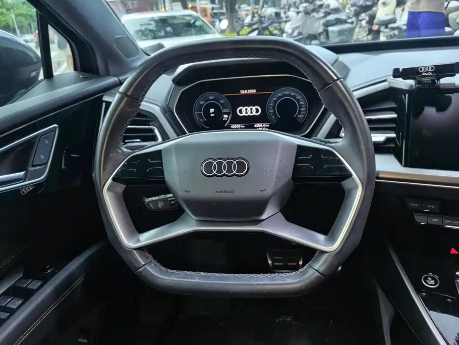 Audi Q4 e-tron — миниатюра 15