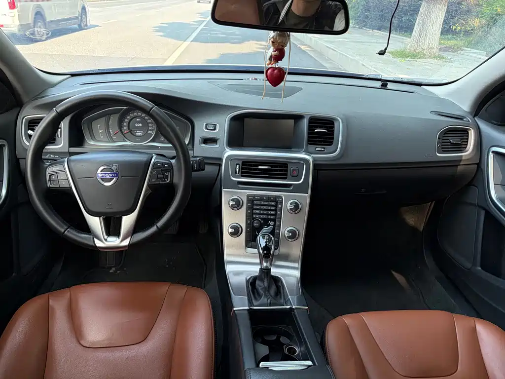 Volvo S60 — миниатюра 10