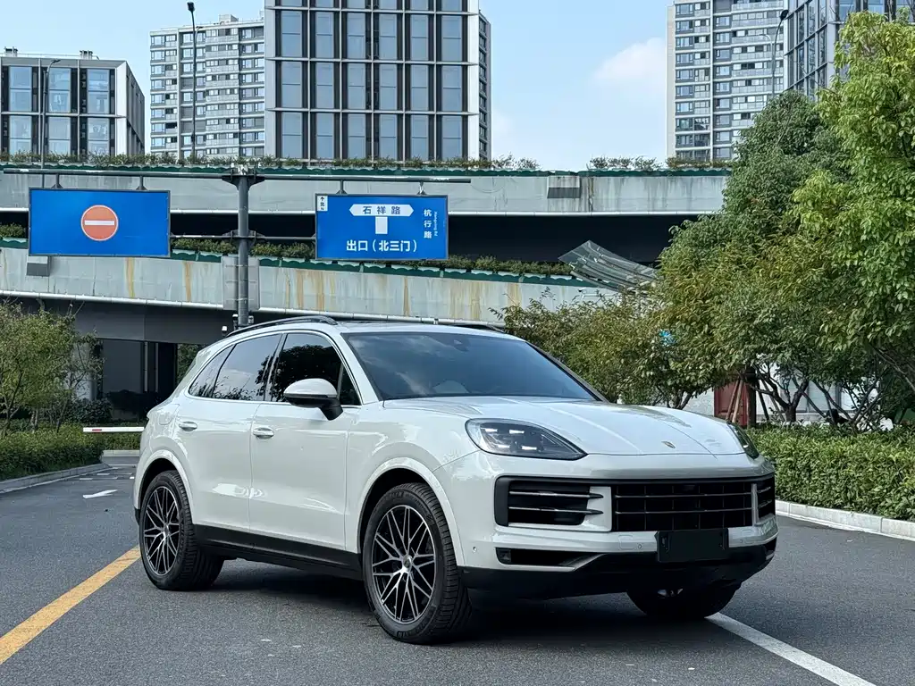 Porsche Cayenne — миниатюра 3